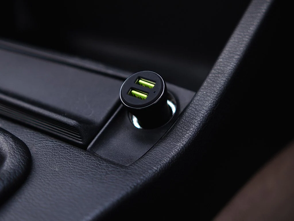 Quad Lock 360 Accessory - Dual USB 12V Car Charger - Image 4